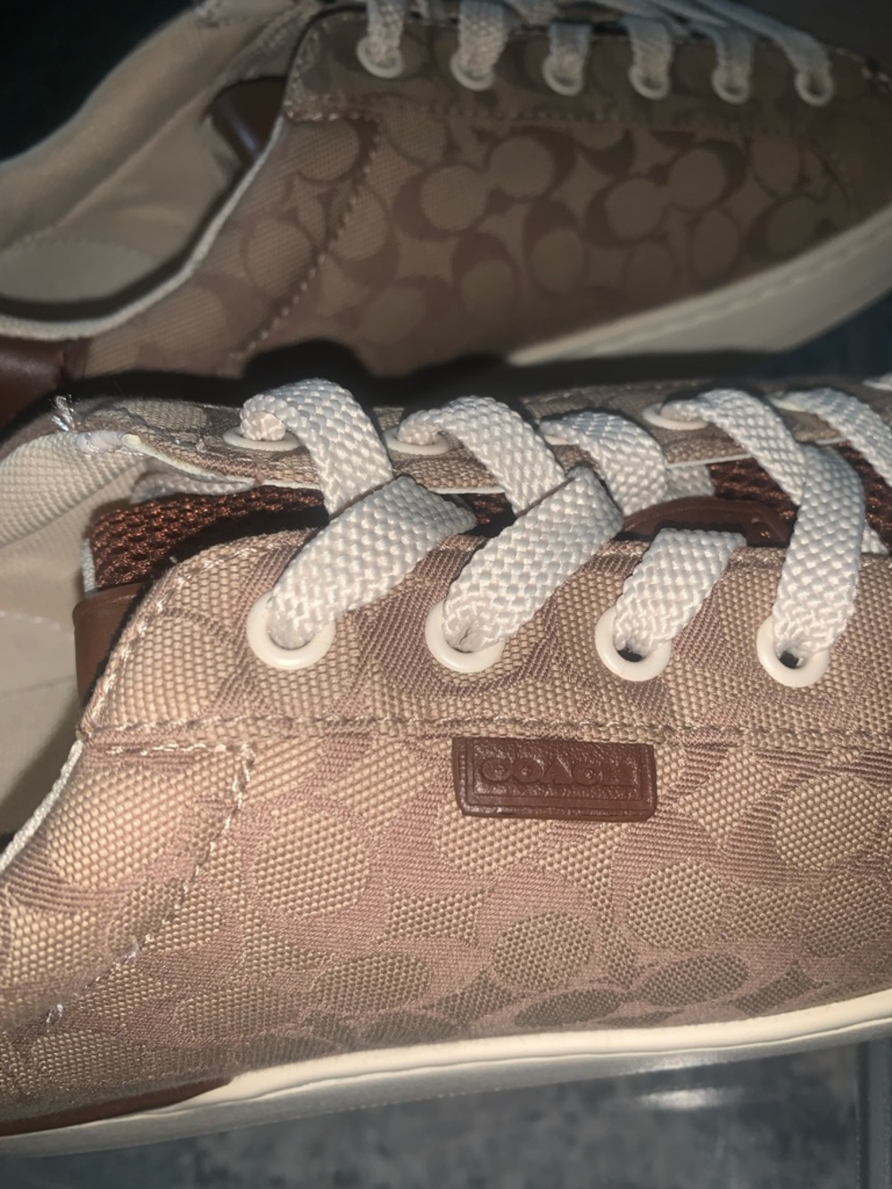 🆕 - Y2K -Authentic Coach Woman’s Tan Patterned Sneakers - Picture 6 of 13